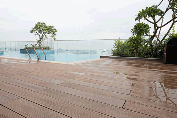 gỗ nhựa composite làm sàn bể bơi
