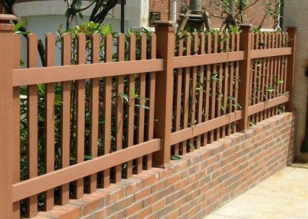 hàng rào gỗ nhựa màu cafe